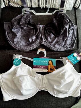 2 New Bras. Vanity Fair White Bra and a Wonder-bra Blue/Gray Lace Bra.
